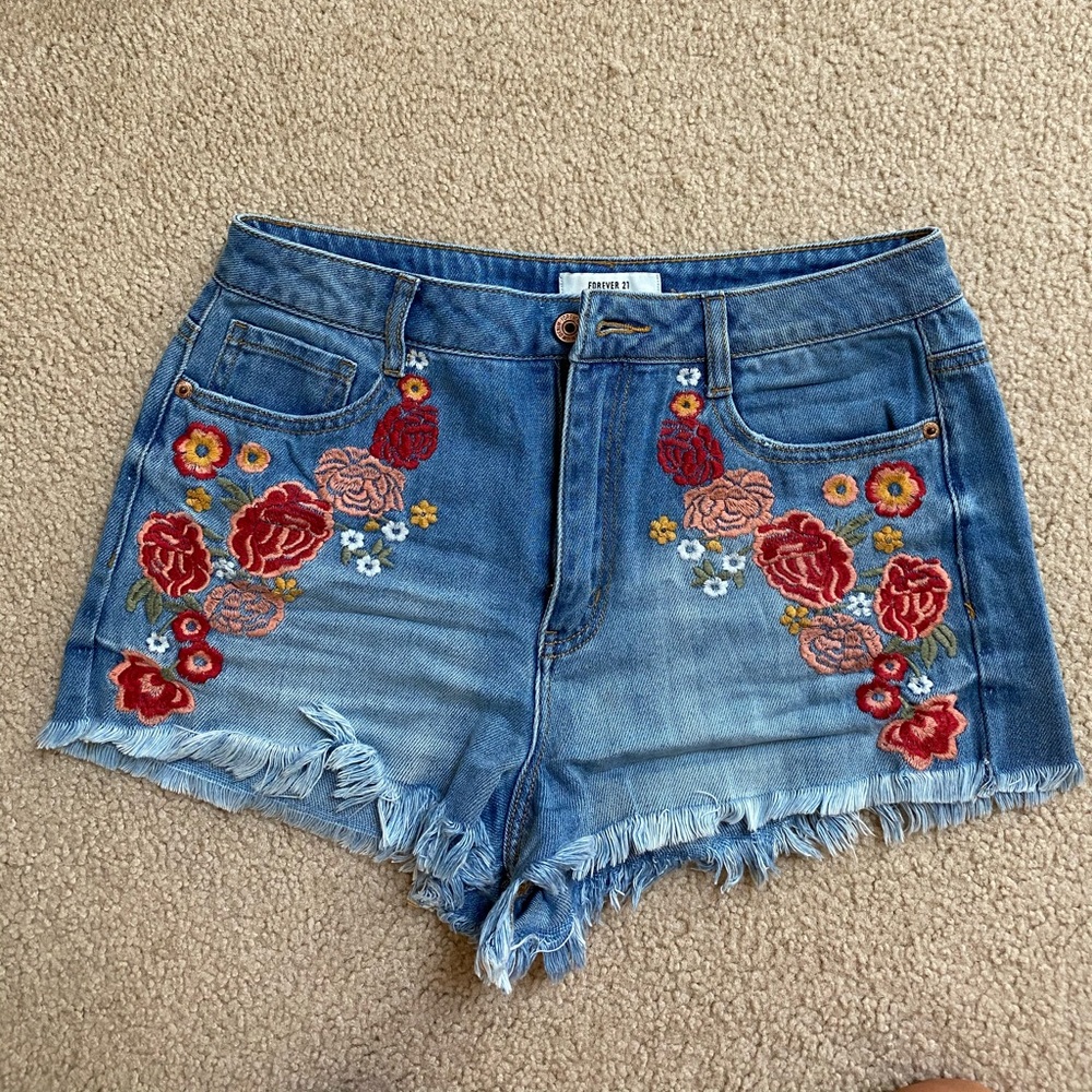 Embroidery shorts